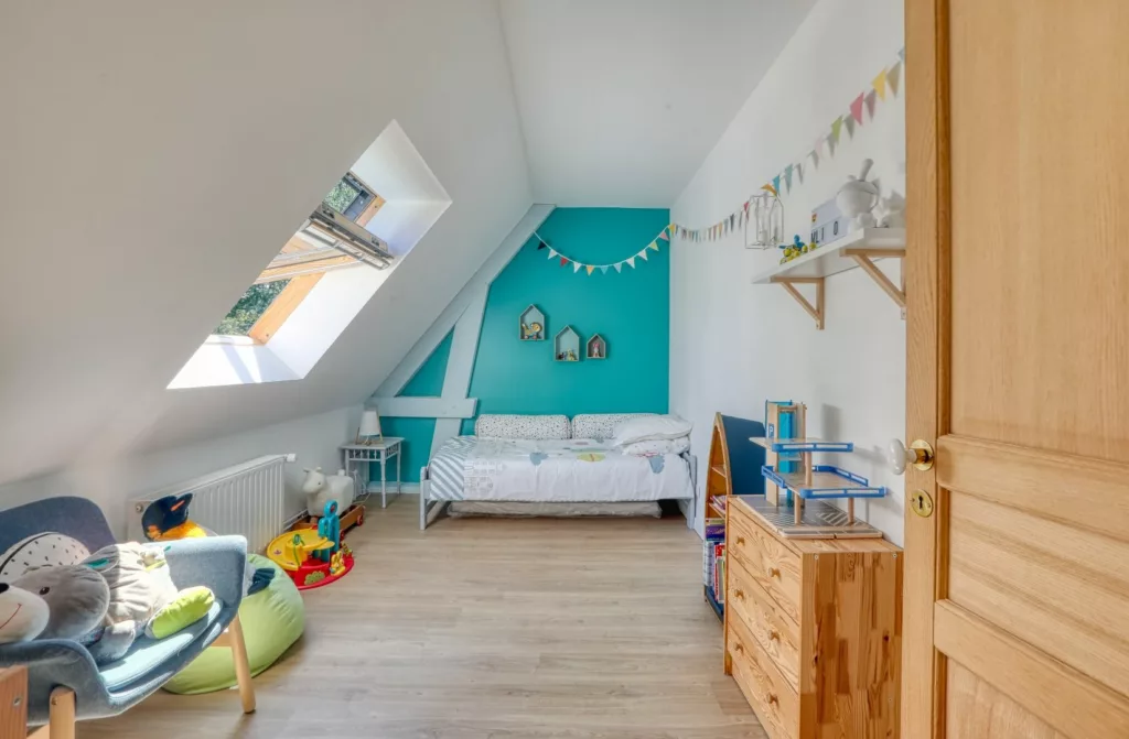 Maison familiale 7 pieces – 185 m² habitables sur 1 645 m² de terrain – MENERVAL