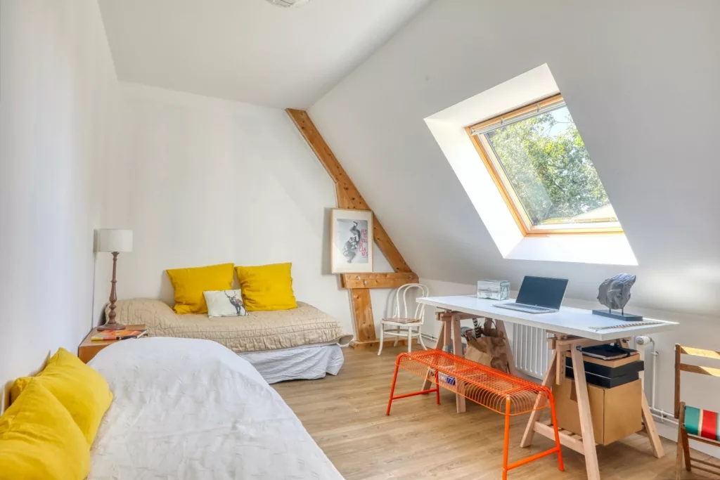 Maison familiale 7 pieces – 185 m² habitables sur 1 645 m² de terrain – MENERVAL