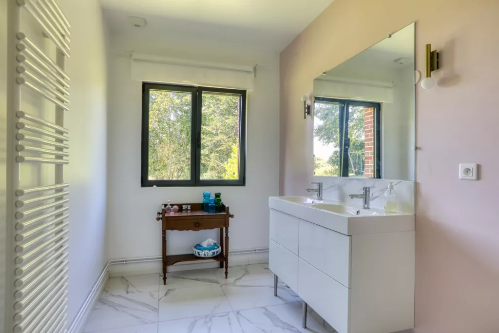 Maison familiale 7 pieces – 185 m² habitables sur 1 645 m² de terrain – MENERVAL