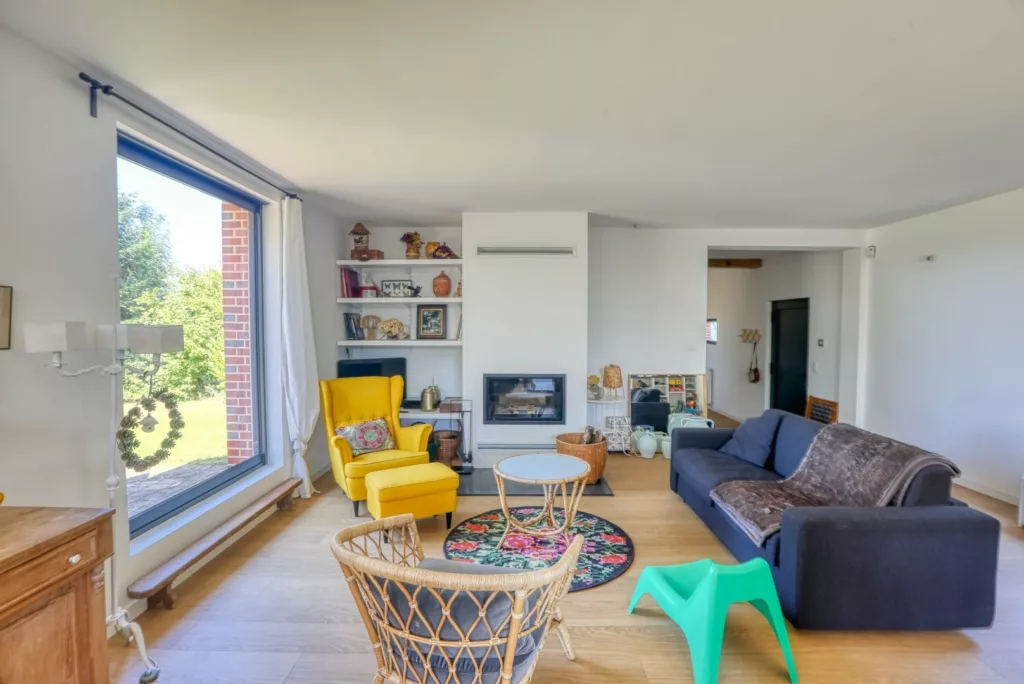 Maison familiale 7 pieces – 185 m² habitables sur 1 645 m² de terrain – MENERVAL