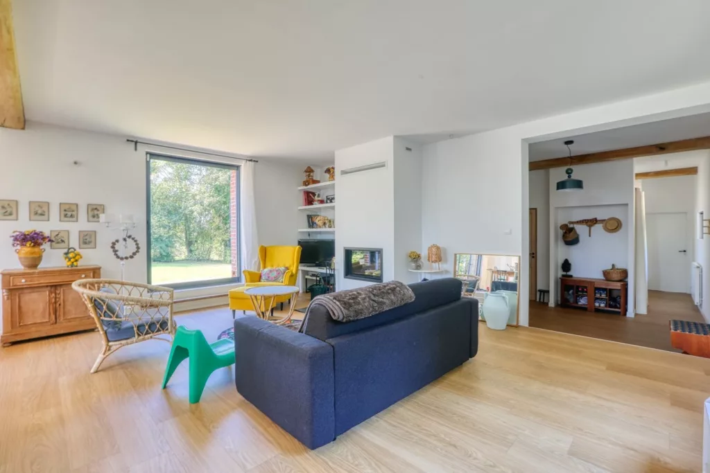 Maison familiale 7 pieces – 185 m² habitables sur 1 645 m² de terrain – MENERVAL