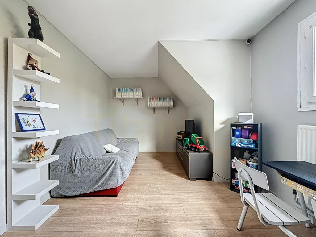 Maison – Vie de plain-pied – 3 Chbres – Jardin – Piscine