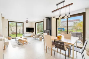 Maison – 4 chambres – Grand jardin – Assainissement conforme