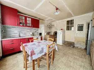EXCLUSIVITE – CENTRE DE CHARS – MAISON 4 PIÈCES